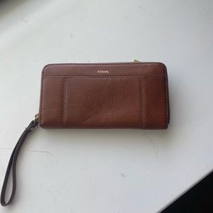 Fossil wristlet wallet